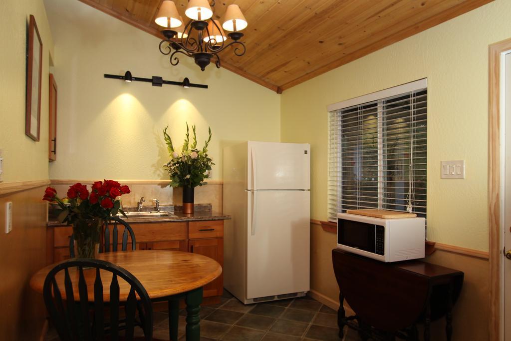 The Woods Hotel - Gay Lgbtq Cabins Guerneville Exterior foto