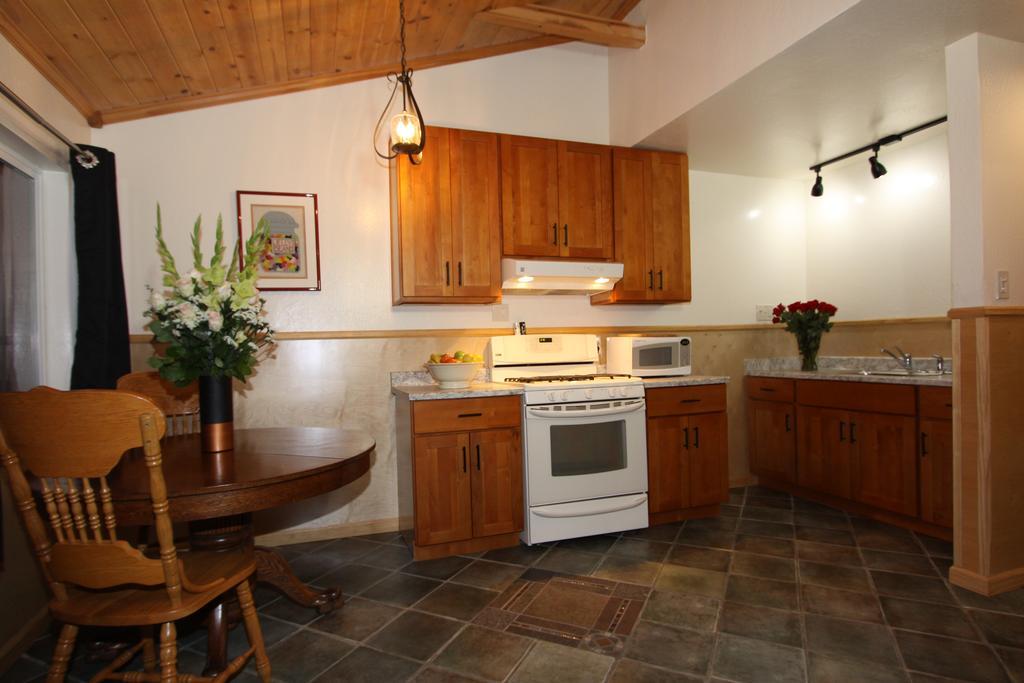 The Woods Hotel - Gay Lgbtq Cabins Guerneville Exterior foto